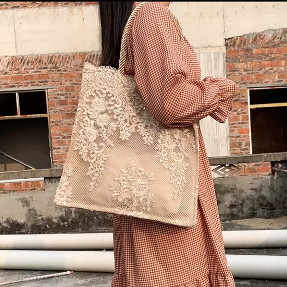 Handbags - Beautiful Lace Tote🎈Last One🎈